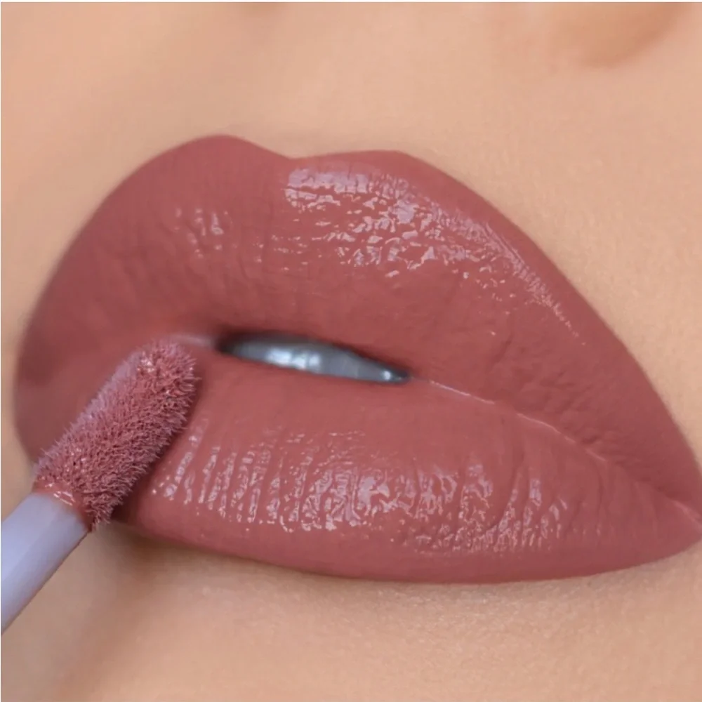 Give them Lala cushion cream lipstick